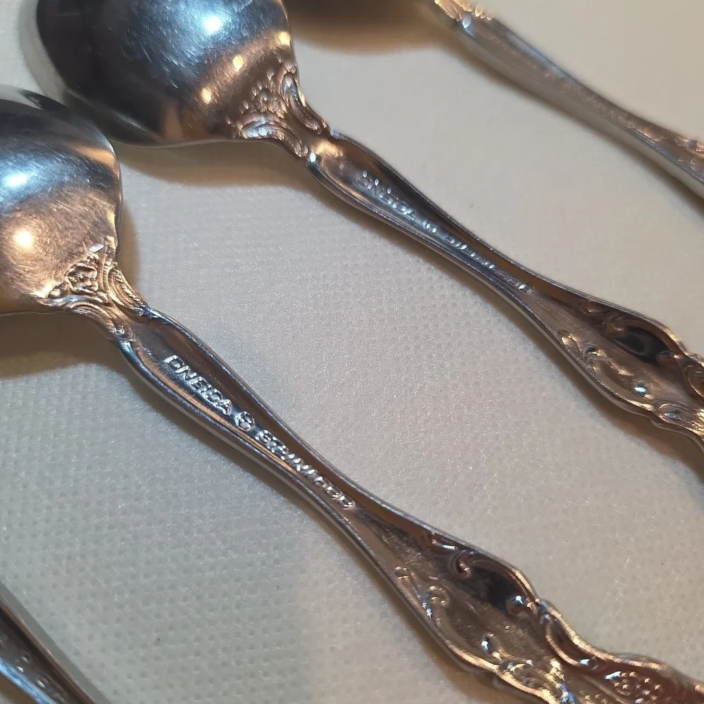 Vintage Oneida Michelangelo Stainless Steel Dessert Spoon Set Of 4